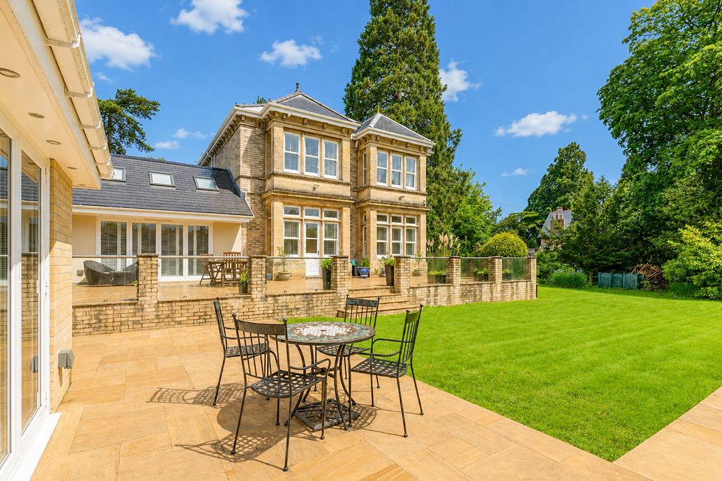 Property photo 2 of 52