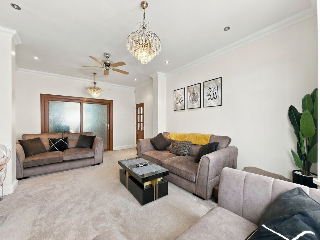 Property photo 2 of 30