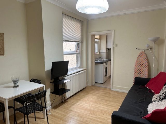 Property photo 1 of 5