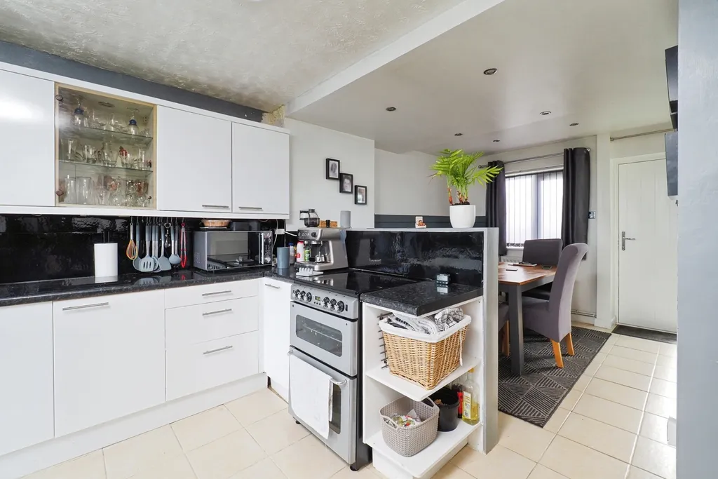 House in Nottingham, Chilwell - More