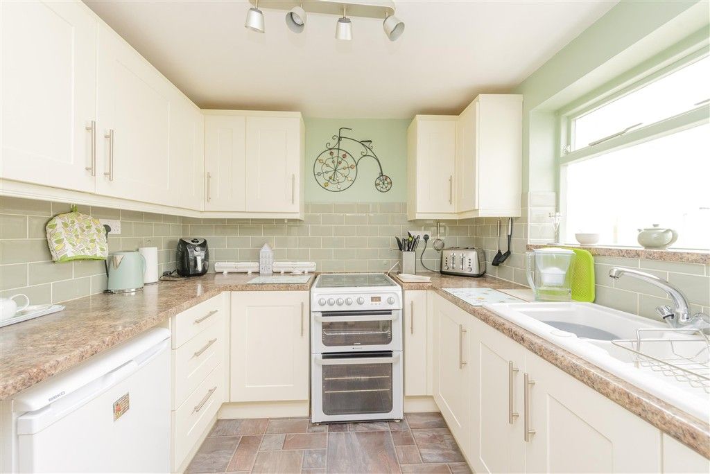 Property photo 2 of 13 Kitchen