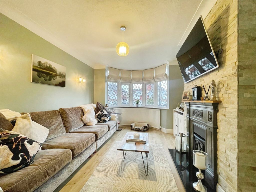 Property photo 3 of 16 Picture No. 21