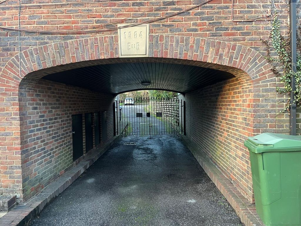 Property photo 3 of 3