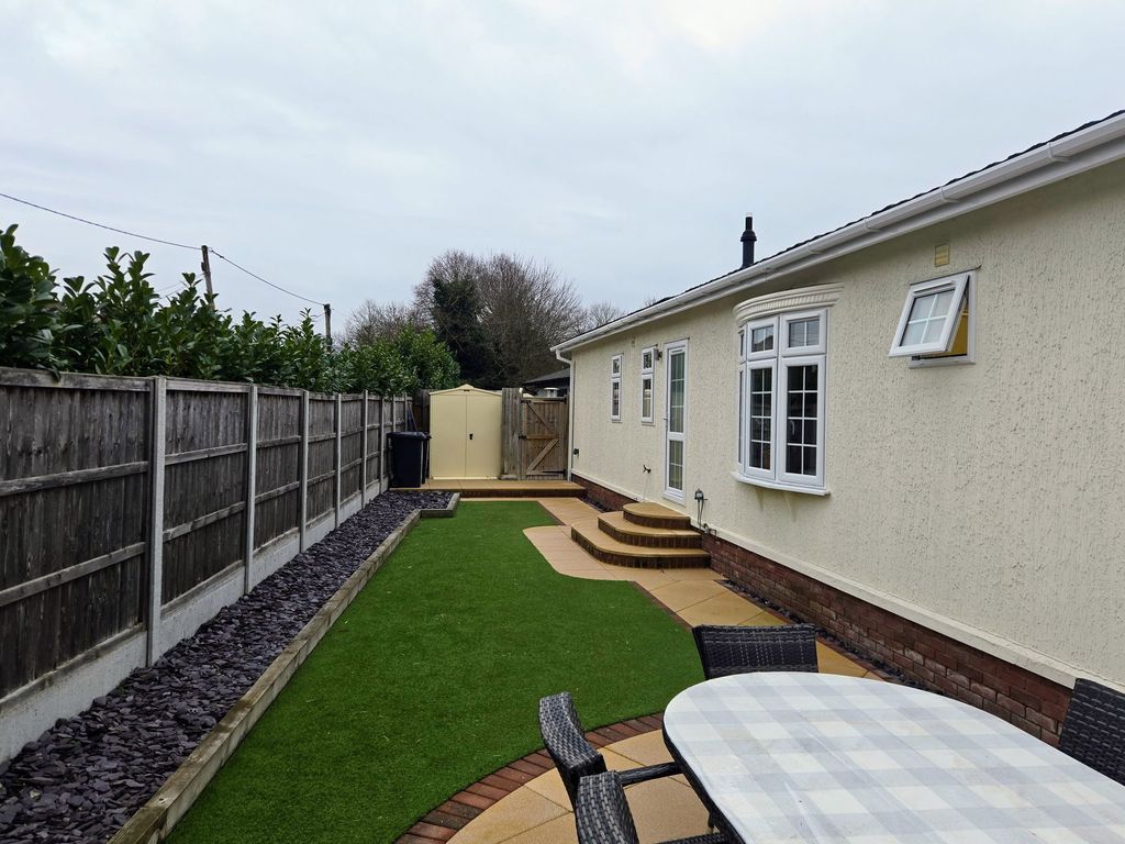 Property photo 3 of 25