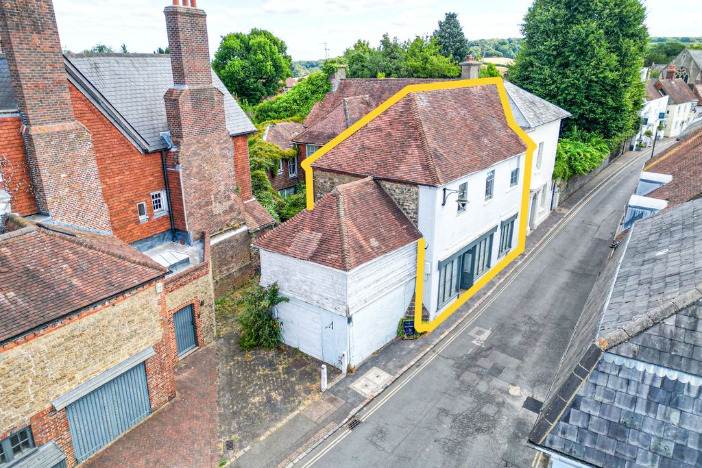 Property photo 1 of 16 Tutt Antiques, Angel Street, Petworth, Gu28 0Bq