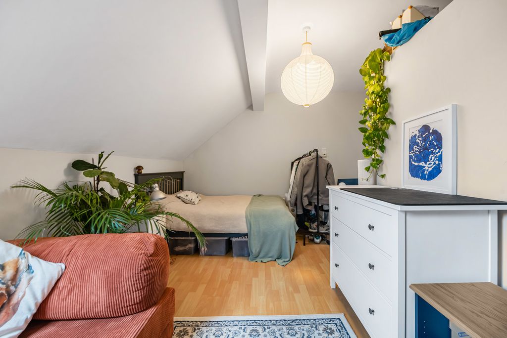 Property photo 3 of 14 Studio Room