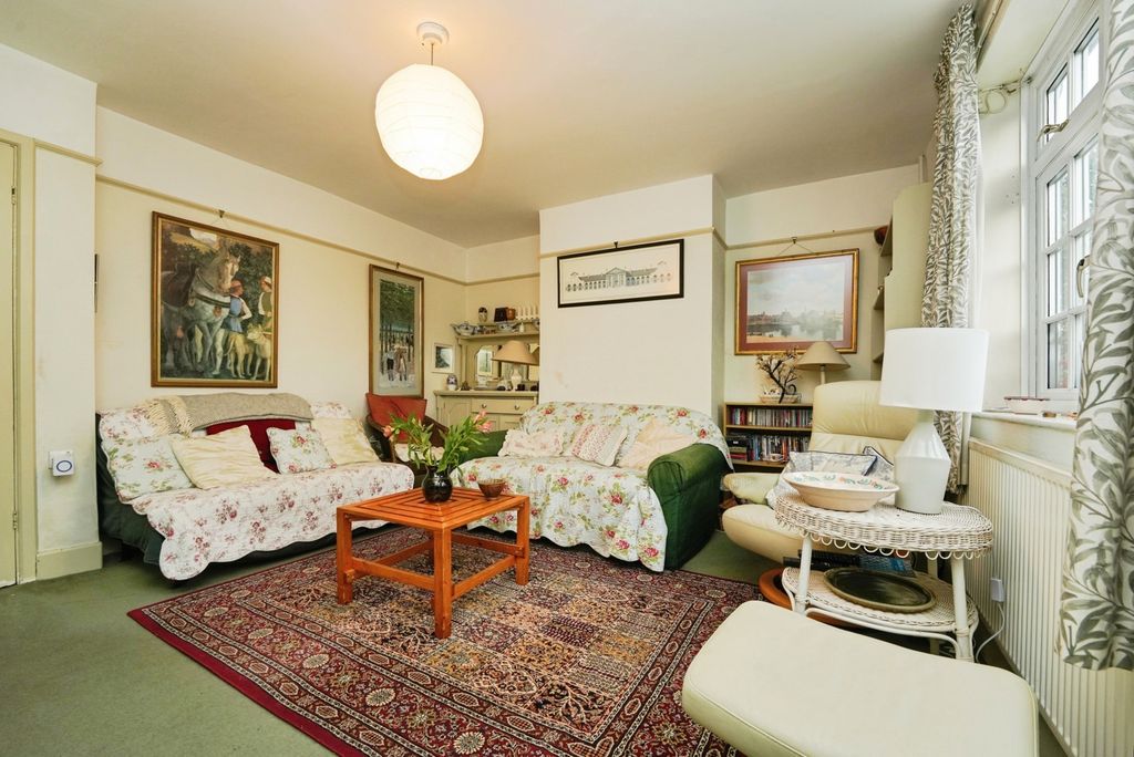 Property photo 3 of 20 Living Room