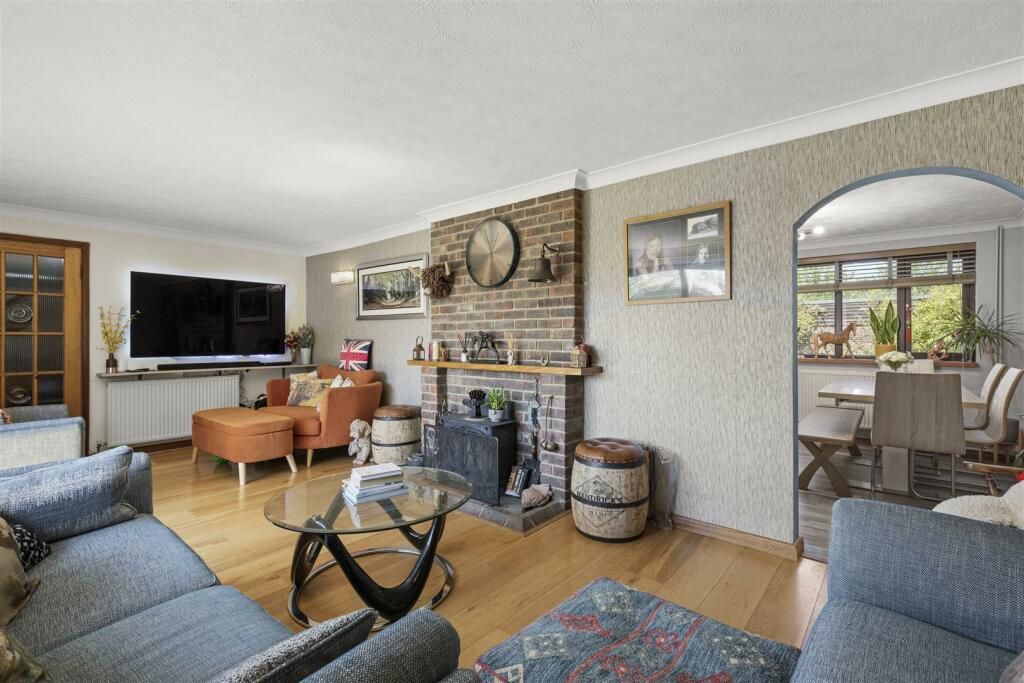 Property photo 2 of 32