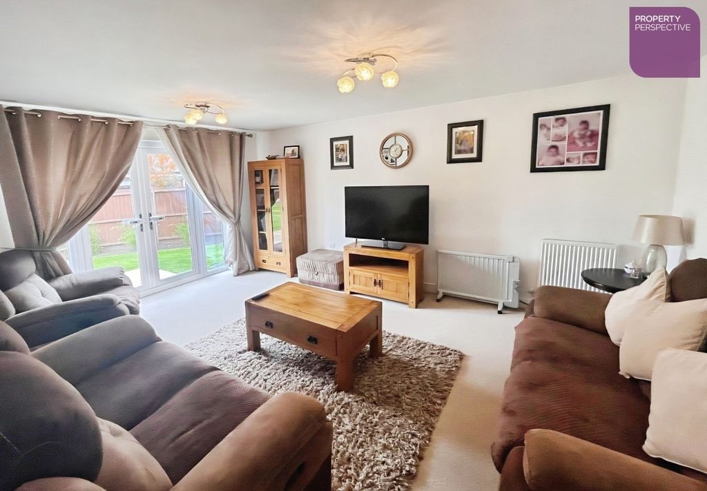 Property photo 2 of 20