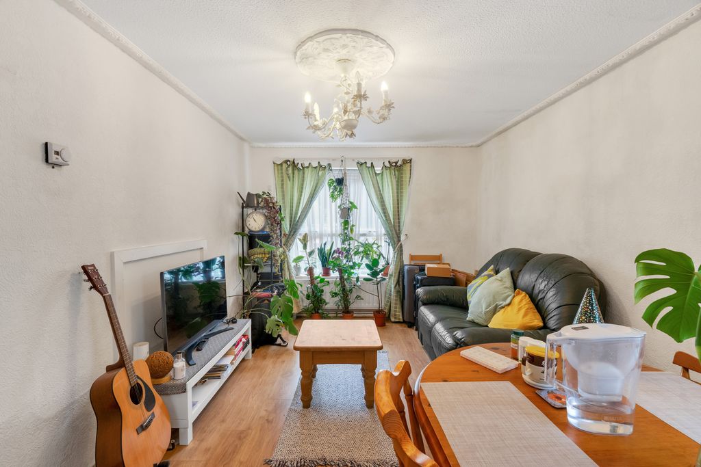 Property photo 3 of 12 Picture No. 05