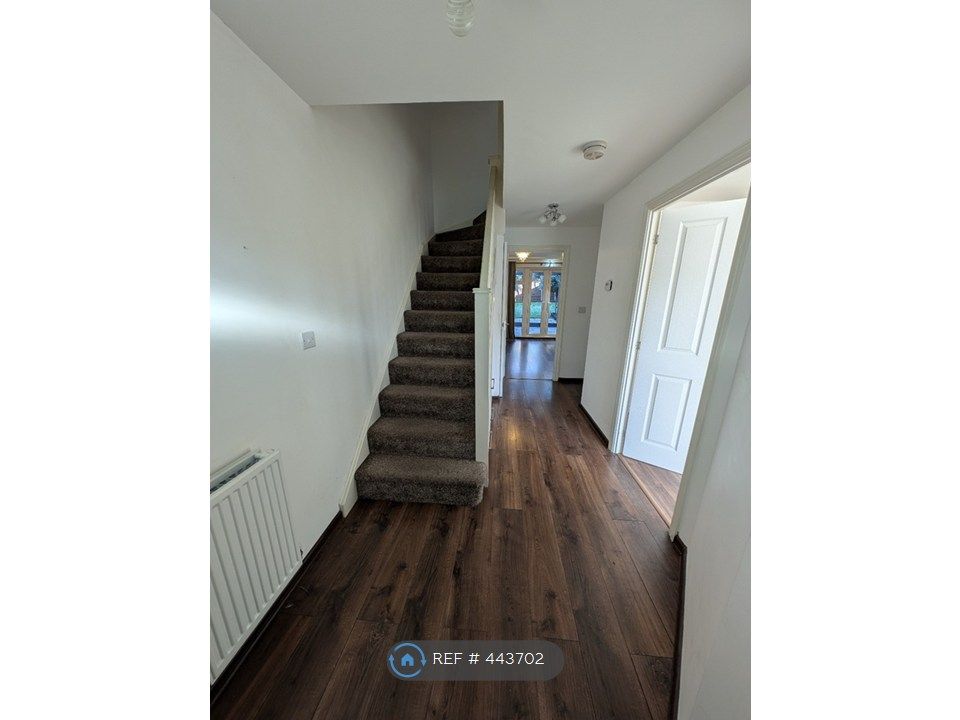 Property photo 2 of 17 Entrance