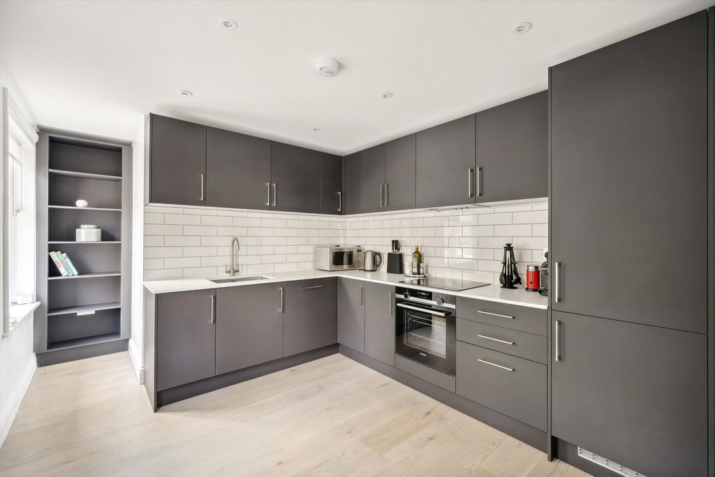 Property photo 3 of 10 Image