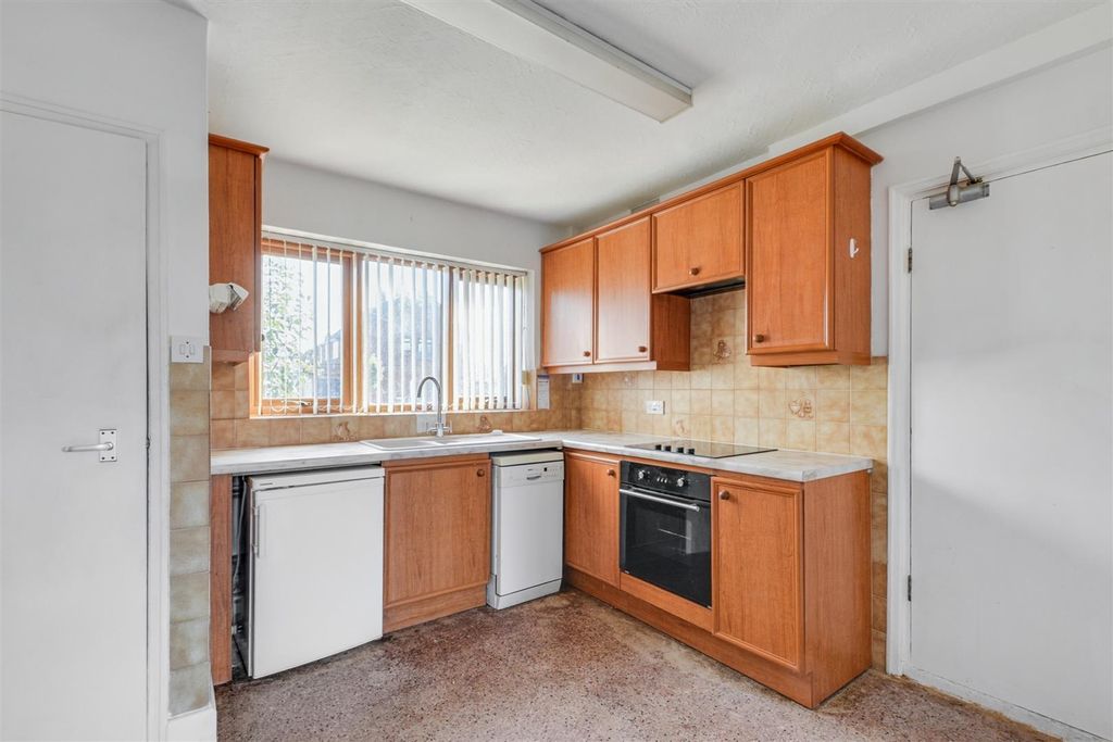 Property photo 3 of 26 Kitchen