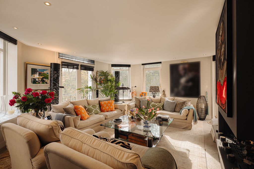 Property photo 2 of 44