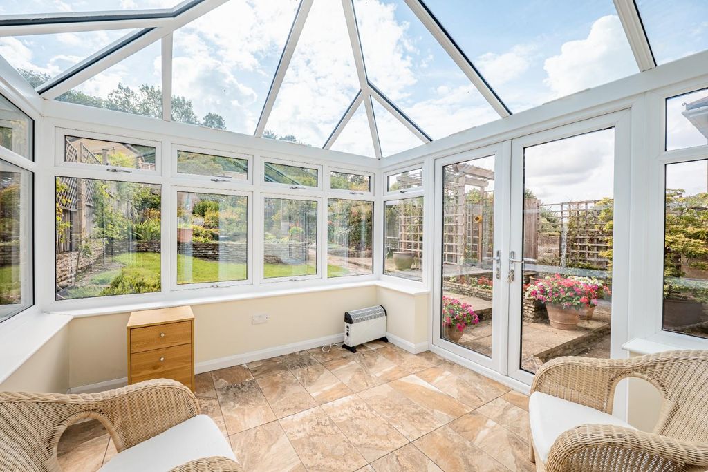 Property photo 3 of 29 Conservatory.Jpg