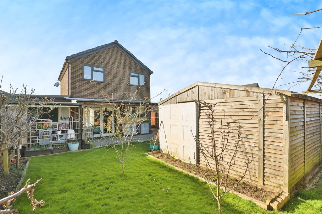 Property photo 2 of 17