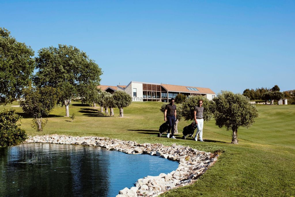 Property photo 2 of 25