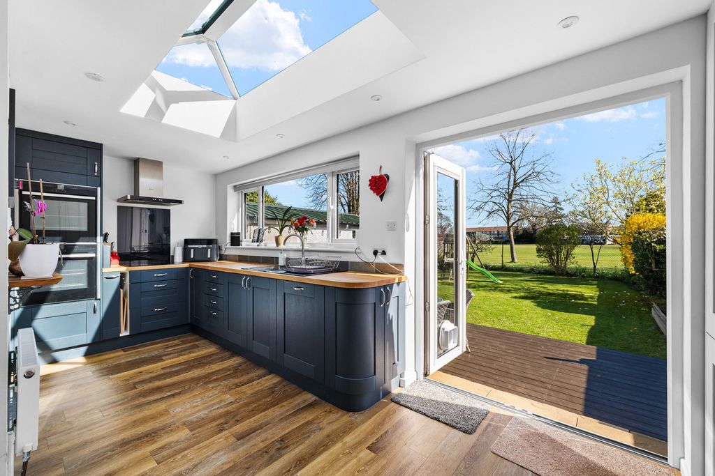 Property photo 3 of 13