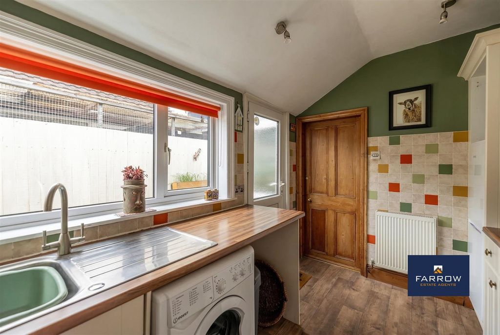 Additional image 12 of 2 bed terraced house for saleBark Street, Cleethorpes DN35