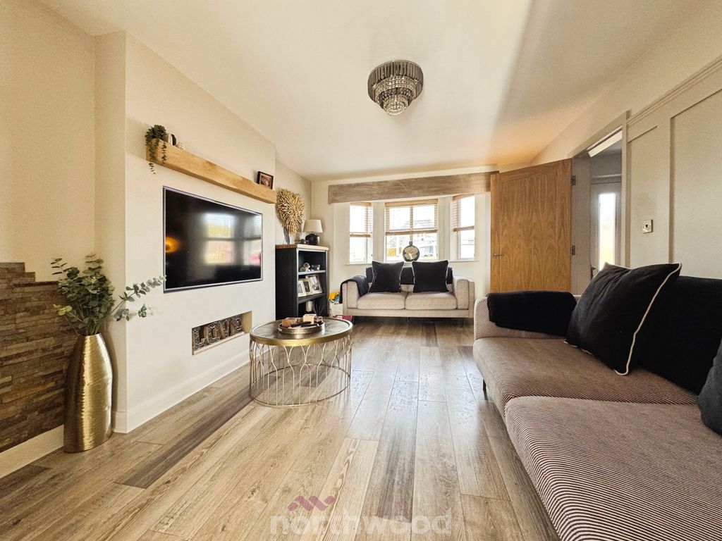 Property photo 2 of 25