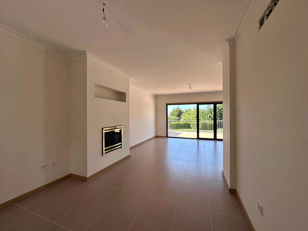 Property photo 3 of 26