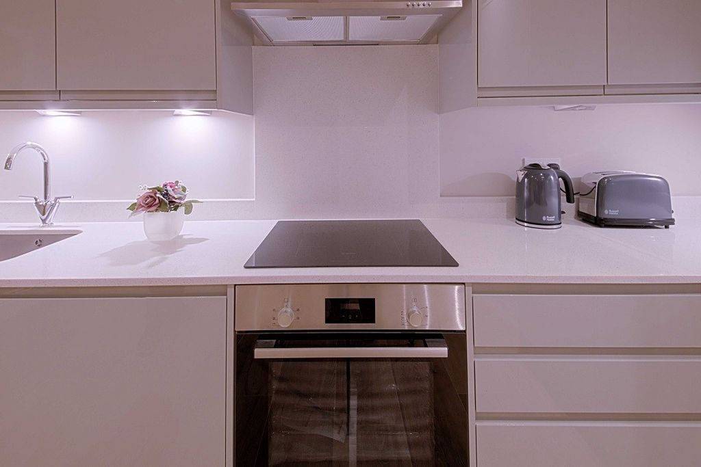 Property photo 2 of 10 Kitchen