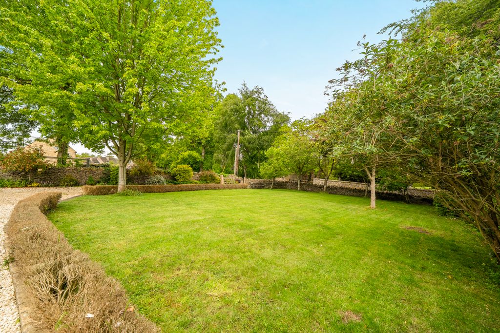 Property photo 3 of 25