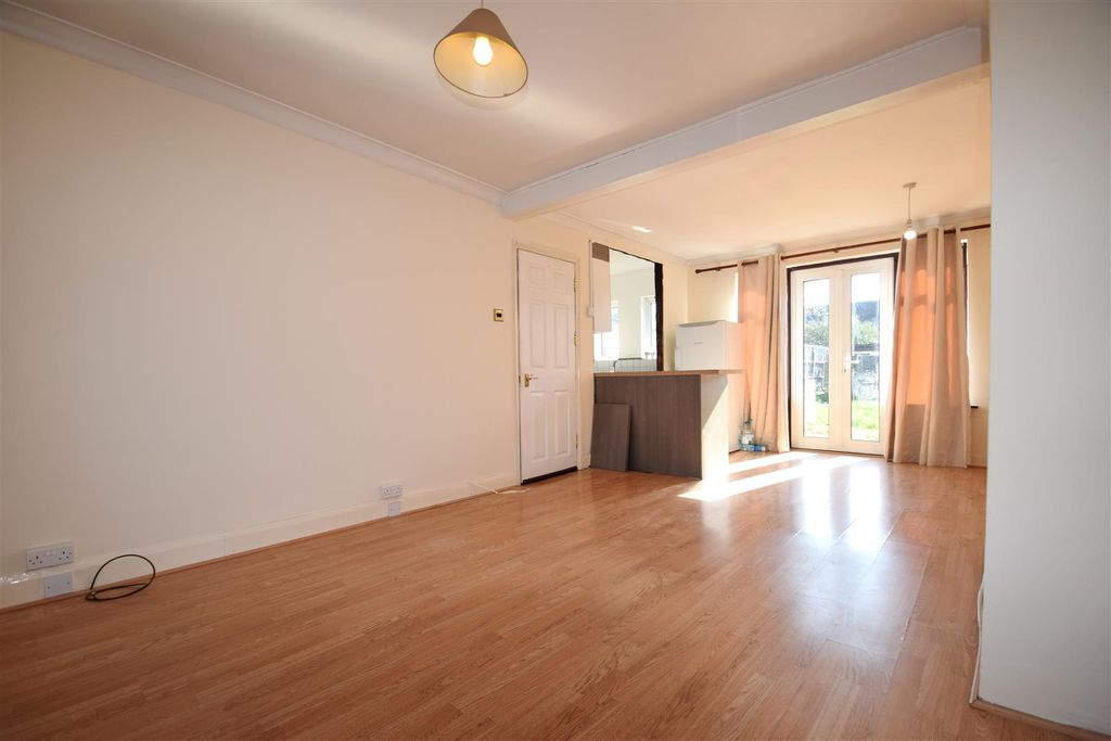 Property photo 2 of 10 Living Room