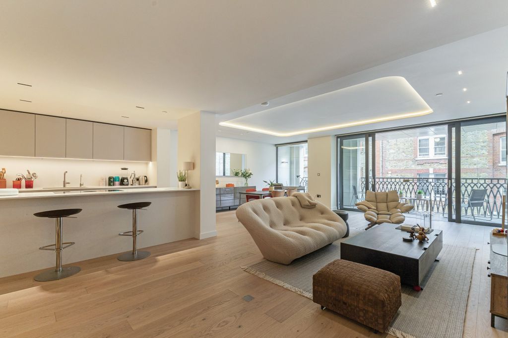 Property photo 1 of 16 Reception Room