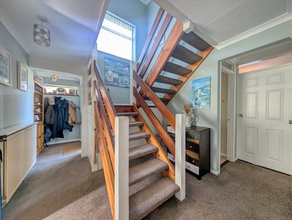 Property photo 3 of 18 Hall