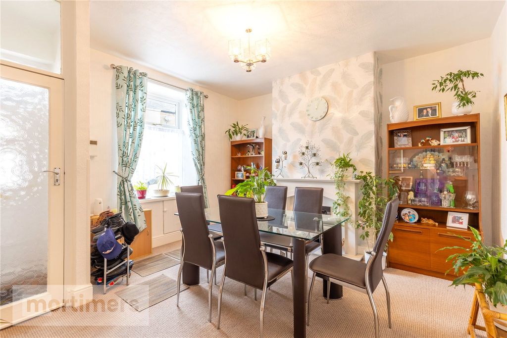 Property photo 2 of 16 Dining Room