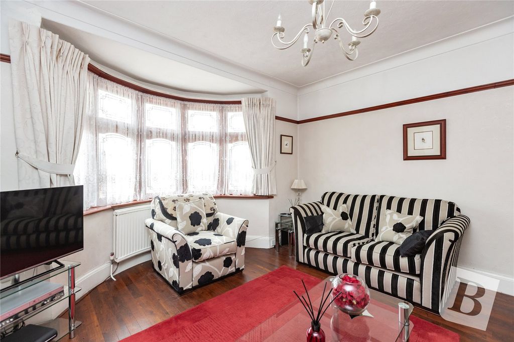 Property photo 3 of 15 Lounge