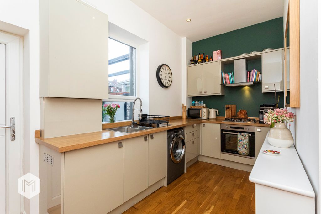 Property photo 3 of 17 Picture No. 05