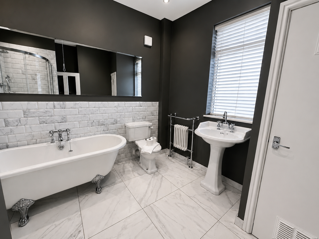 Property photo 3 of 11 Bathroom