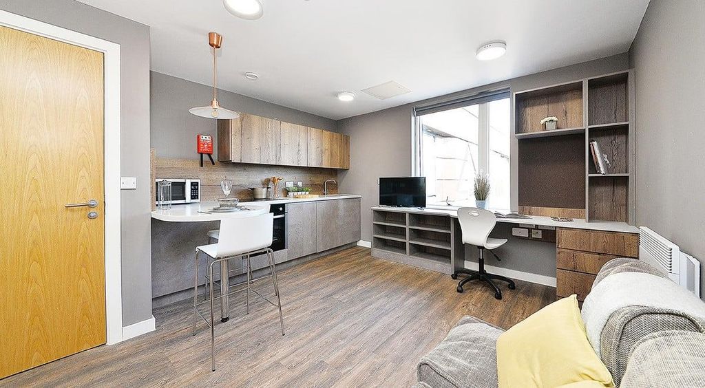 Property photo 3 of 19