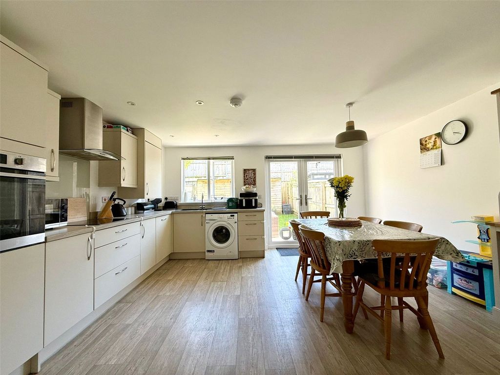Property photo 2 of 12 Picture No. 09