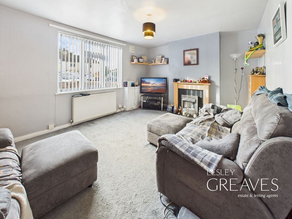 Property photo 2 of 17 Living Room