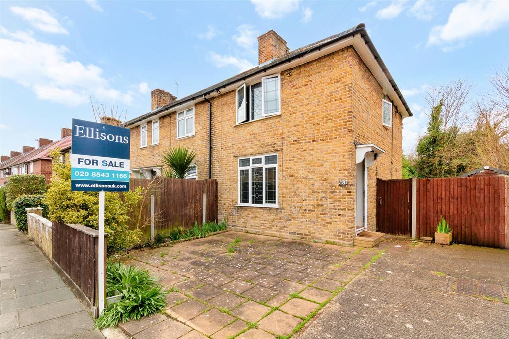 Property photo 1 of 12 Glastonbury Road