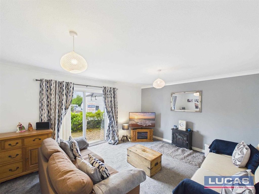 Property photo 2 of 18