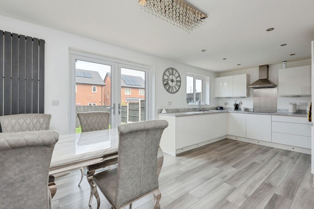 Property photo 2 of 23 Pbox-Img.Jpg
