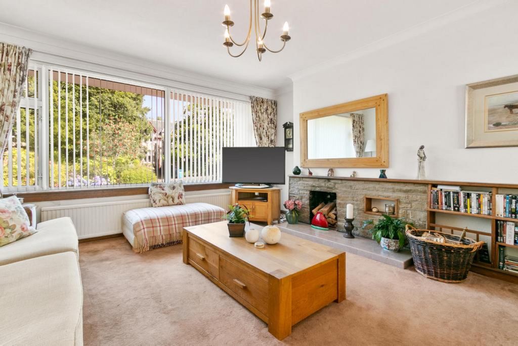 Property photo 2 of 27