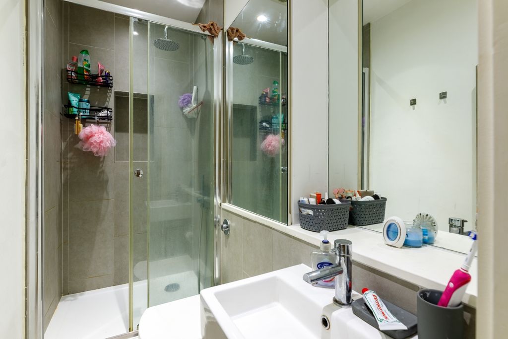 Property photo 3 of 10 Shepherds Bush Ro...