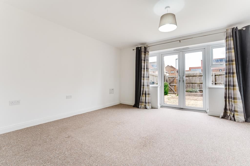Property photo 2 of 23 14 Woburn Close, Priors Hall (16 Of 23).Jpg
