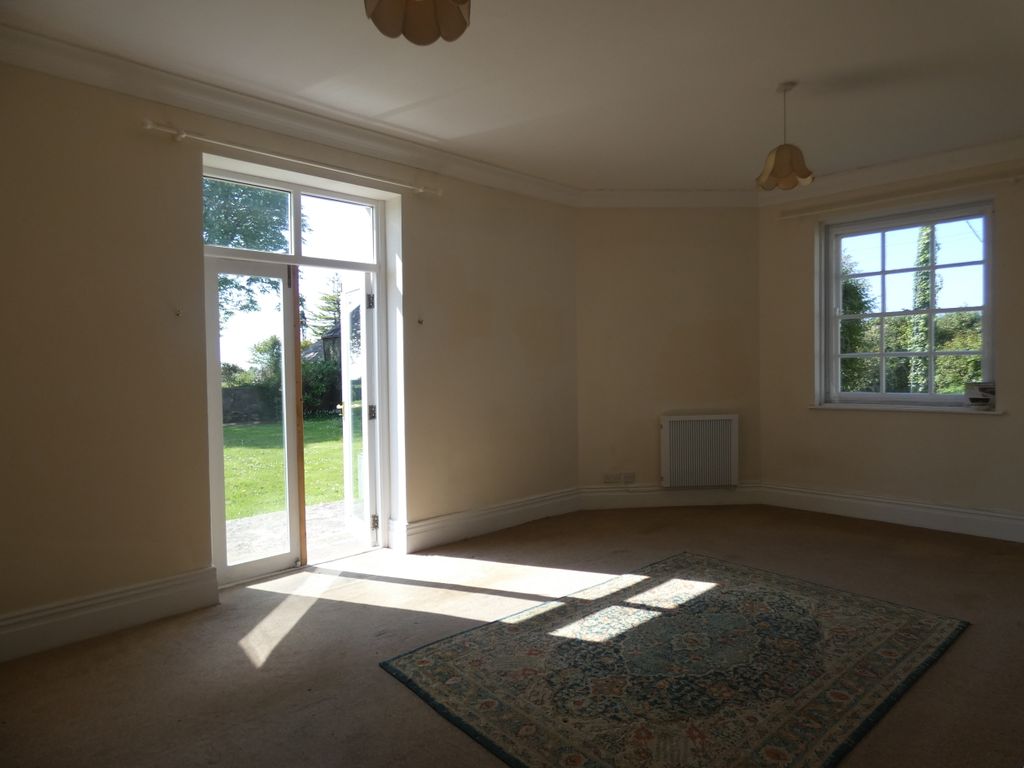 Property photo 2 of 52
