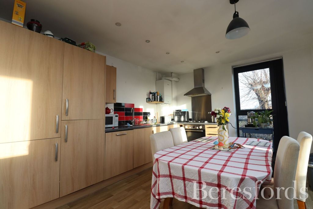 Property photo 3 of 11 Picture 3