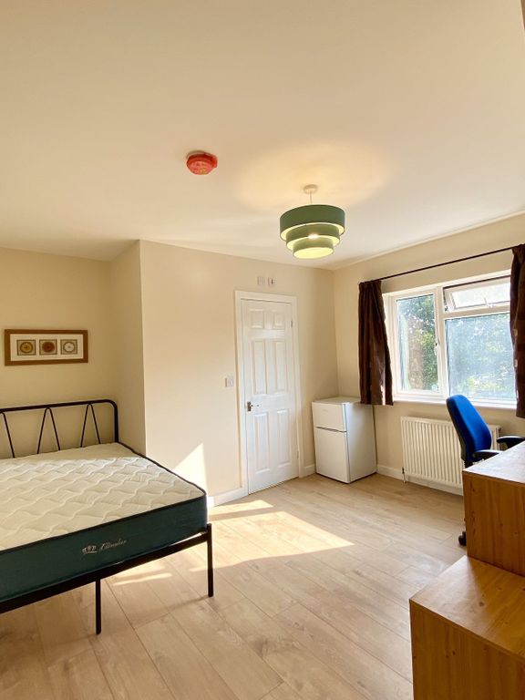 Property photo 2 of 9 Room D 1