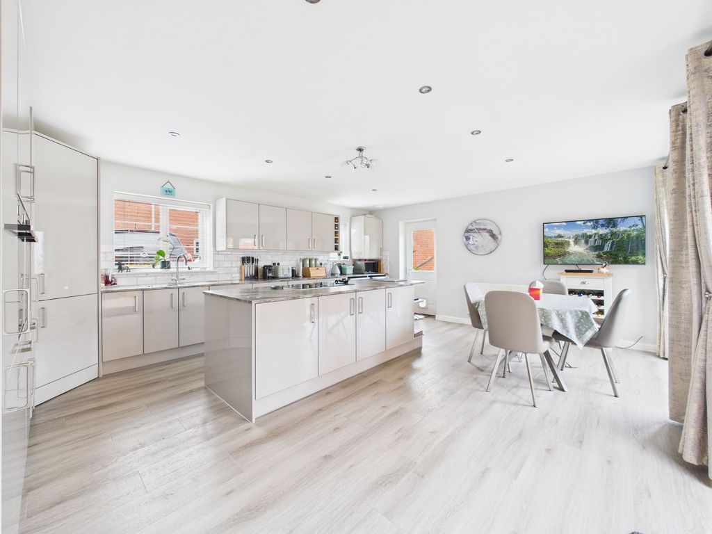 Property photo 3 of 30