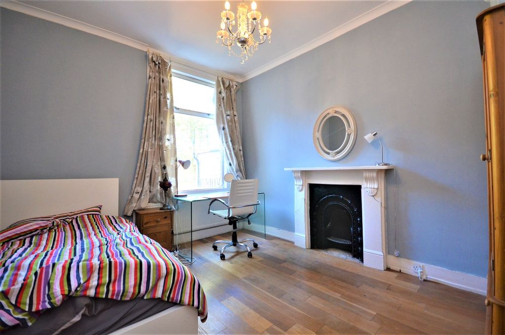 Property photo 3 of 7