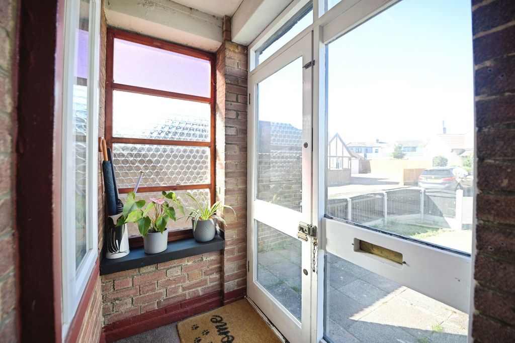 Property photo 3 of 17 Pbox-Img.Jpg