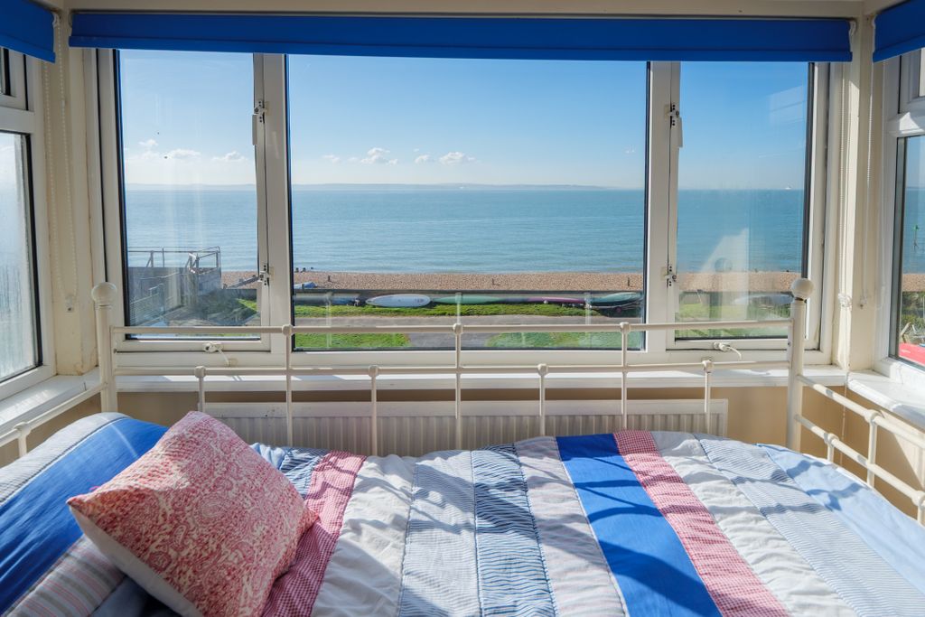 Property photo 1 of 28